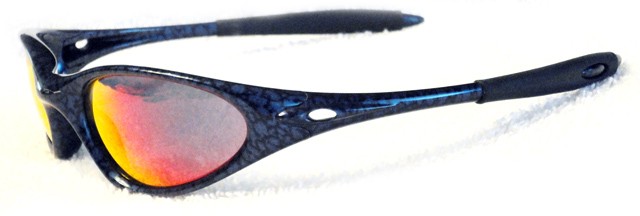 Minute (Gen 1) in Cobalt / +Red Iridium