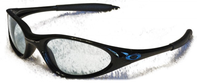 Minute (Gen 2) in Jet Black - Satin Silver / Grey Polarized