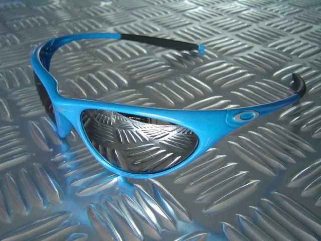 Topcoat in Blue / Black Iridium