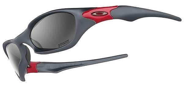Valve in Jet Black / Fire Iridium