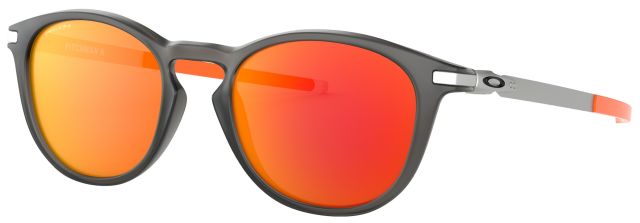 Pitchman R in Matte Grey Smoke / Prizm Ruby Iridium