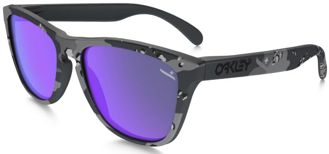 Collectors Frogskins in Matte Carbon Camo / Violet Iridium