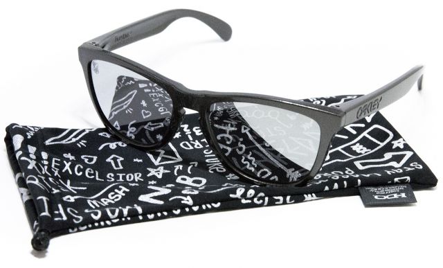 Collectors Frogskins in Gloss Charcoal Flake / Chrome Iridium