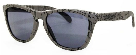 Collectors Frogskins in Oakley Text / Grey