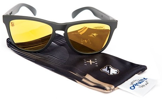 Collectors Frogskins in Matte Charcoal / 24K Gold Iridium