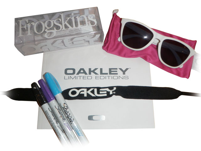 Collectors Frogskins in Matte White / Grey