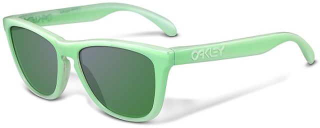 Petterson Frogskins in 46/50 - Light Green / Emerald Iridium
