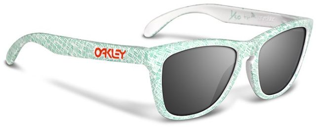 Petterson Frogskins in 01/50 - White w/ Hashmarks / Black Iridium