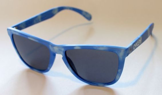 Frogskins (Gen 1) in Sky Blue / Grey