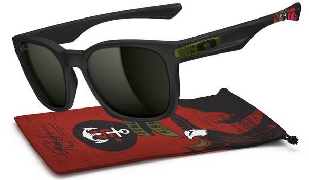 Garage Rock in Matte Black / Dark Grey