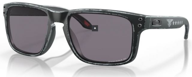 Holbrook in Distressed Black / Prizm Grey Polarized