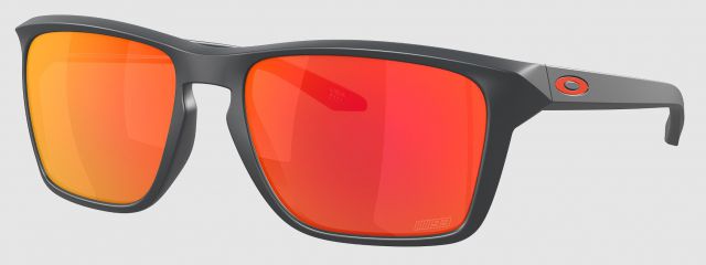 Sylas in Matte Carbon / Prizm Ruby Iridium