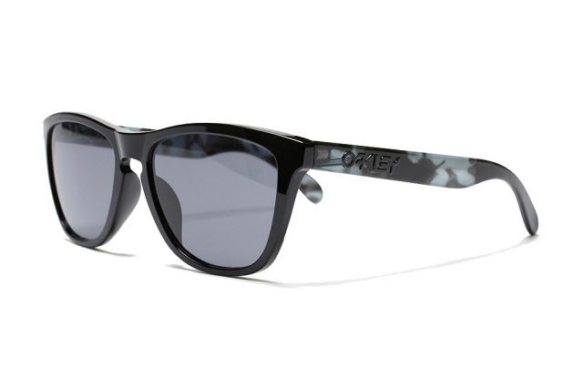 Collectors Frogskins in Polished Black-Black Smoke / Grey