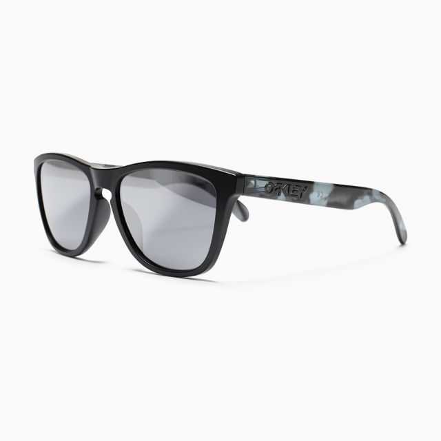 Collectors Frogskins in Matte Black-Black Smoke / Grey