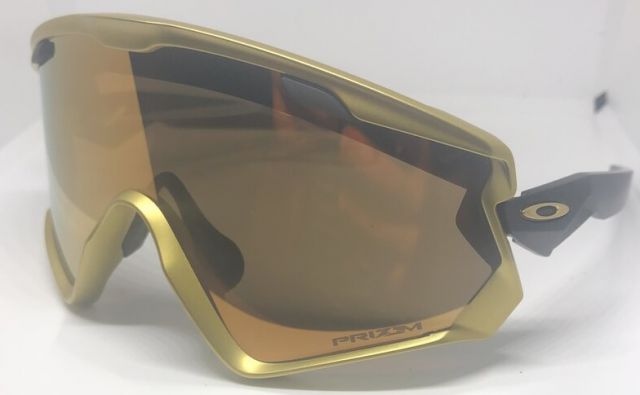 Wind Jacket 2.0 in Gold / Prizm Gold