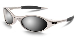 New Eye Jacket in Pearl / Black Iridium