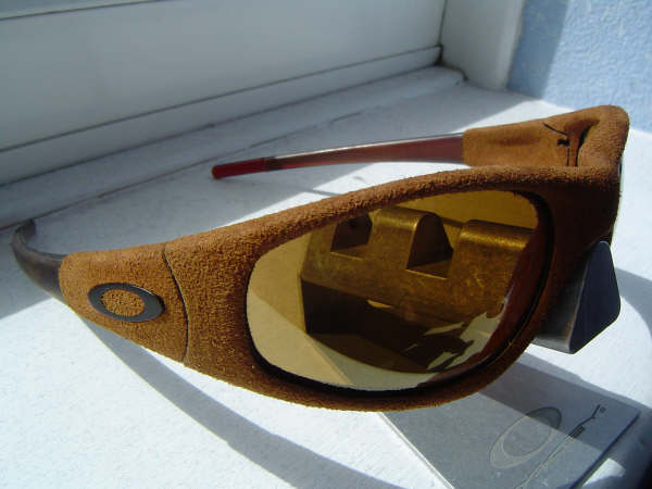 Straight Jacket in Suede / Gold Iridium