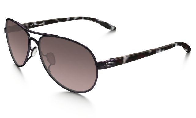 Tie Breaker in Blackberry / G40-Black Gradient